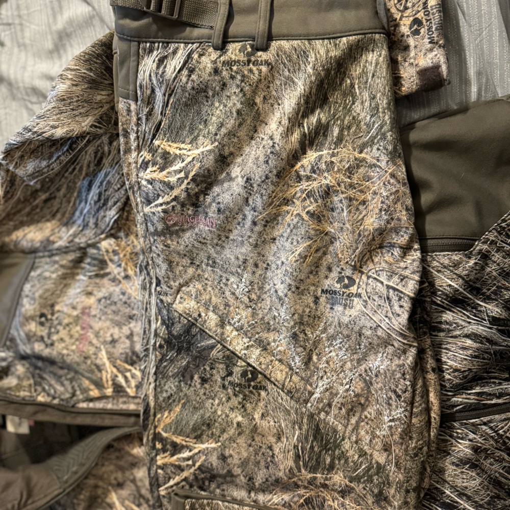 Women’s Camo Magellan pants size xl